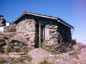 Xtrallusion photo gallery of Italy. Photos, pictures, images and photographs of the Italian Rivieras, the Italian Lakes, the Italian Alps, the Cinque Terre, the Amalfi coast and some of the most beautiful corners of Italy. Plus photos of Italian cities such as Pisa, Milan, Genoa and Rome.